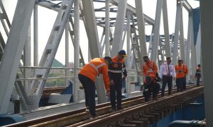 KAI Daop 7 Madiun Gelar Inspeksi Jalur Madiun-Walikukun dengan Lori Inspeksi