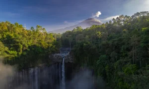 7 Wisata Air Terjun Populer di Indonesia dengan Ragam Pesona