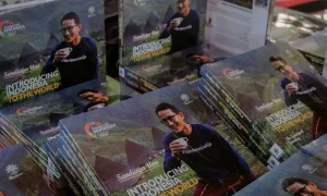 Promosikan Potensi Desa Wisata lewat Buku “Introducing Indonesia to The World”