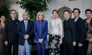 Menpar Dampingi Ibu Negara Prancis  dalam "Spouse Program" ke Museum Nasional dan Borobudur 