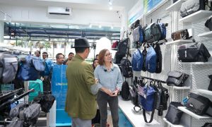 Kunjungi Jenama Lokal yang Mendunia, Wamen Ekraf Percaya Ekraf Jadi The New Engine of Growth