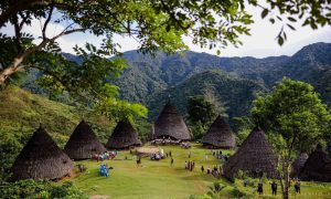 Picnic Over the Hill Vol. 4: Nikmati Konser Berkonsep Piknik dengan Panorama Labuan Bajo