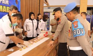 Cegah Pelanggaran Disiplin, Polres Madiun Lakukan Pemeriksaan Senpi dan Tes Urine