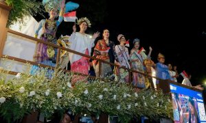 Kementerian Pariwisata Usung Tema Berwisata #DiIndonesiaAja dalam Karnaval Bersatu 2025