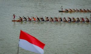 Masyarakat Antusias Sambut Pembukaan Festival Pacu Jalur 2025 di Riau