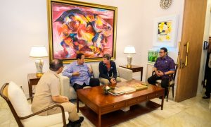 Bersama SBY, Menteri Ekraf Dukung Kolaborasi Pelukis Jerman dan Indonesia Abadikan Monas