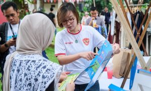 Lestarikan Tradisi, Dorong Inovasi: Wamen Ekraf Tekankan Peran Festival Merah Putih