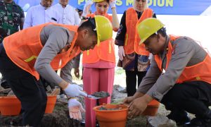 Peletakan Batu Pertama Pembangunan SPPG Pilangkenceng, Polres Madiun Dukung Generasi Sehat & Cerdas